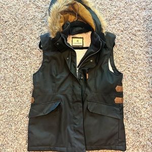 Black XL women’s legendary whitetails hooded vest